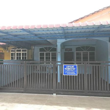 Aryani Homestay Kampong Kelemak エクステリア 写真