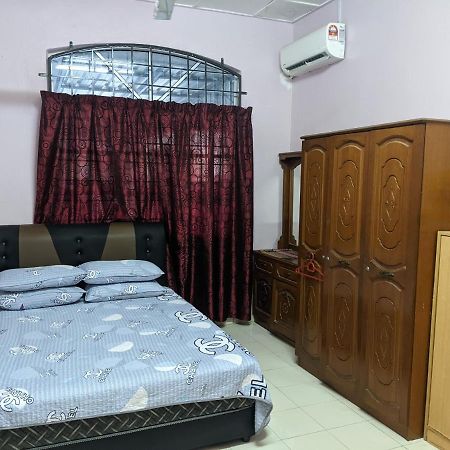 Aryani Homestay Kampong Kelemak エクステリア 写真