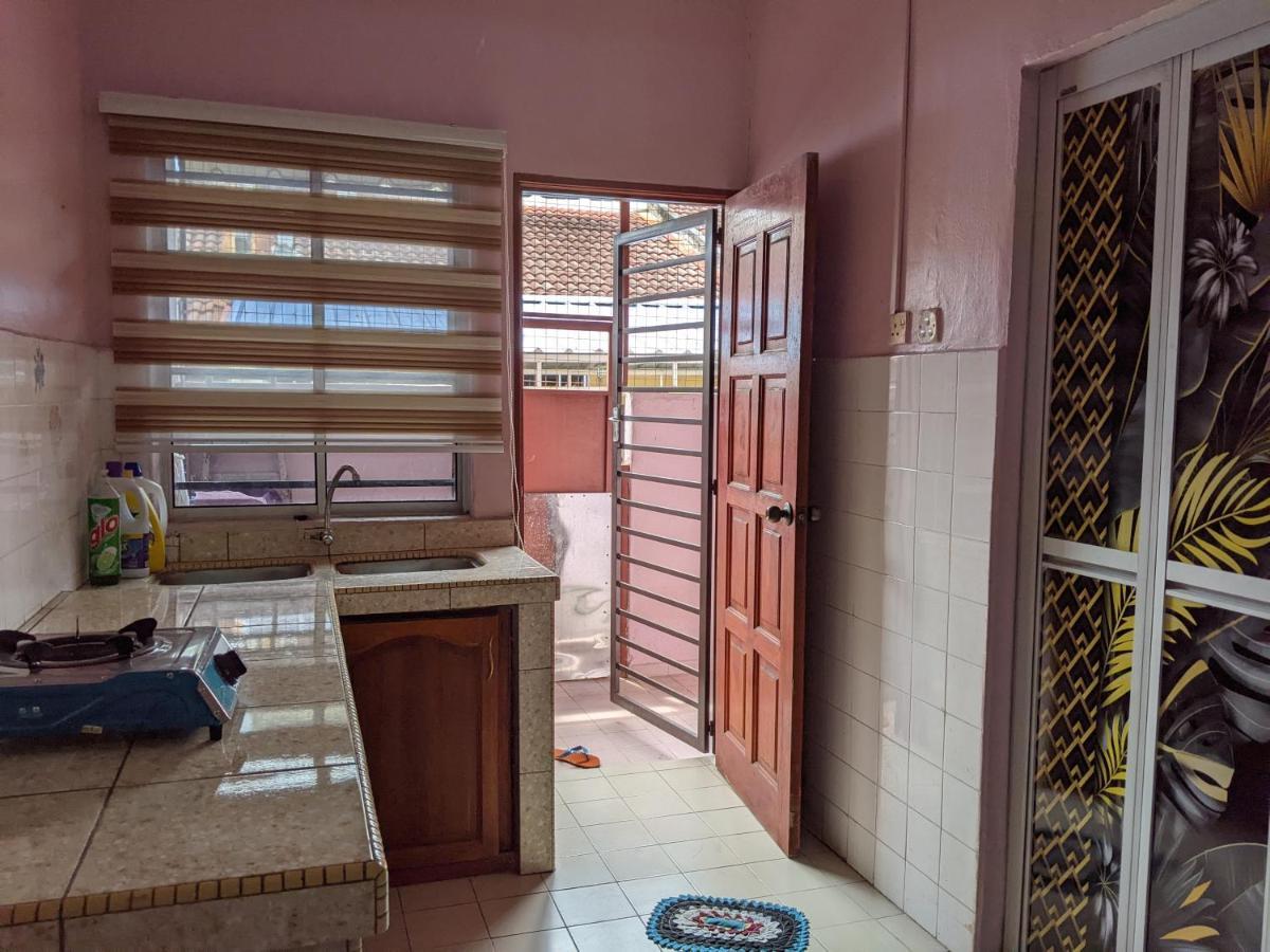 Aryani Homestay Kampong Kelemak 部屋 写真